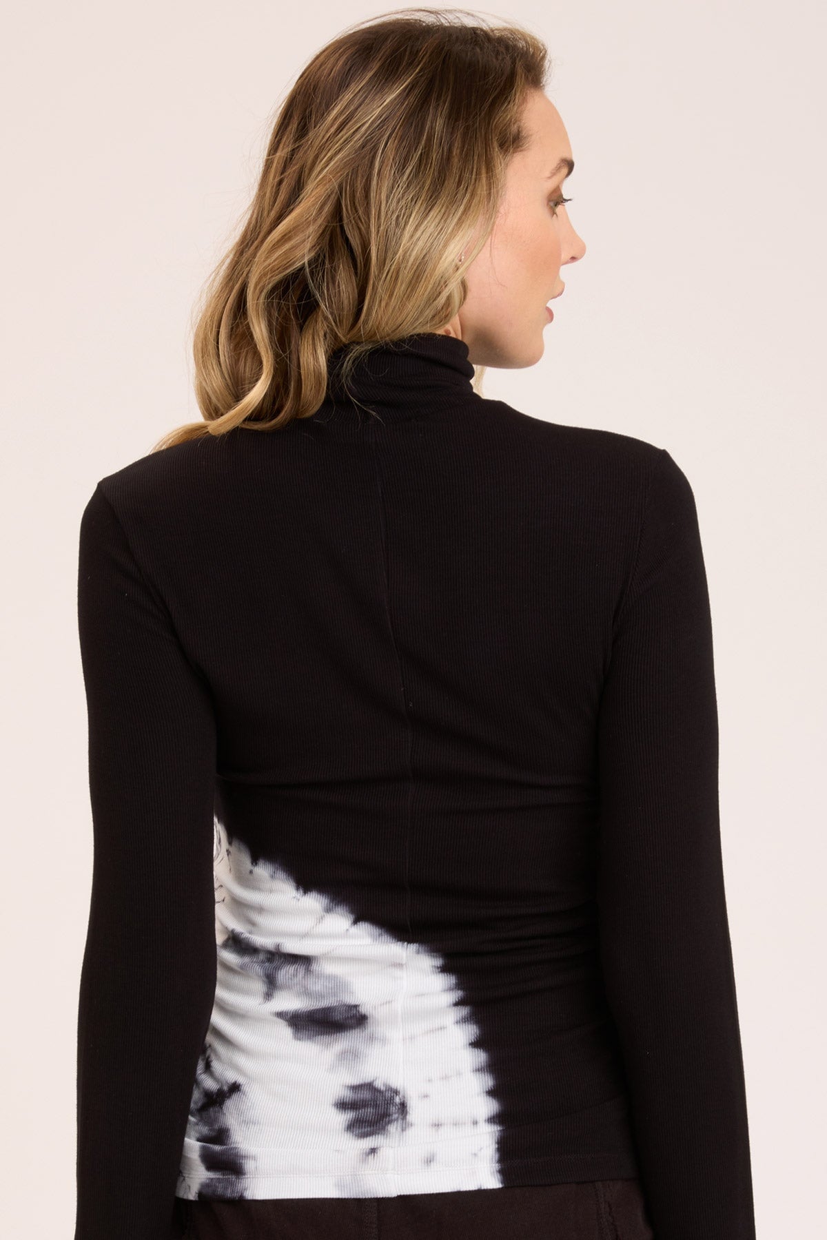 Wearables Lilis Turtleneck 