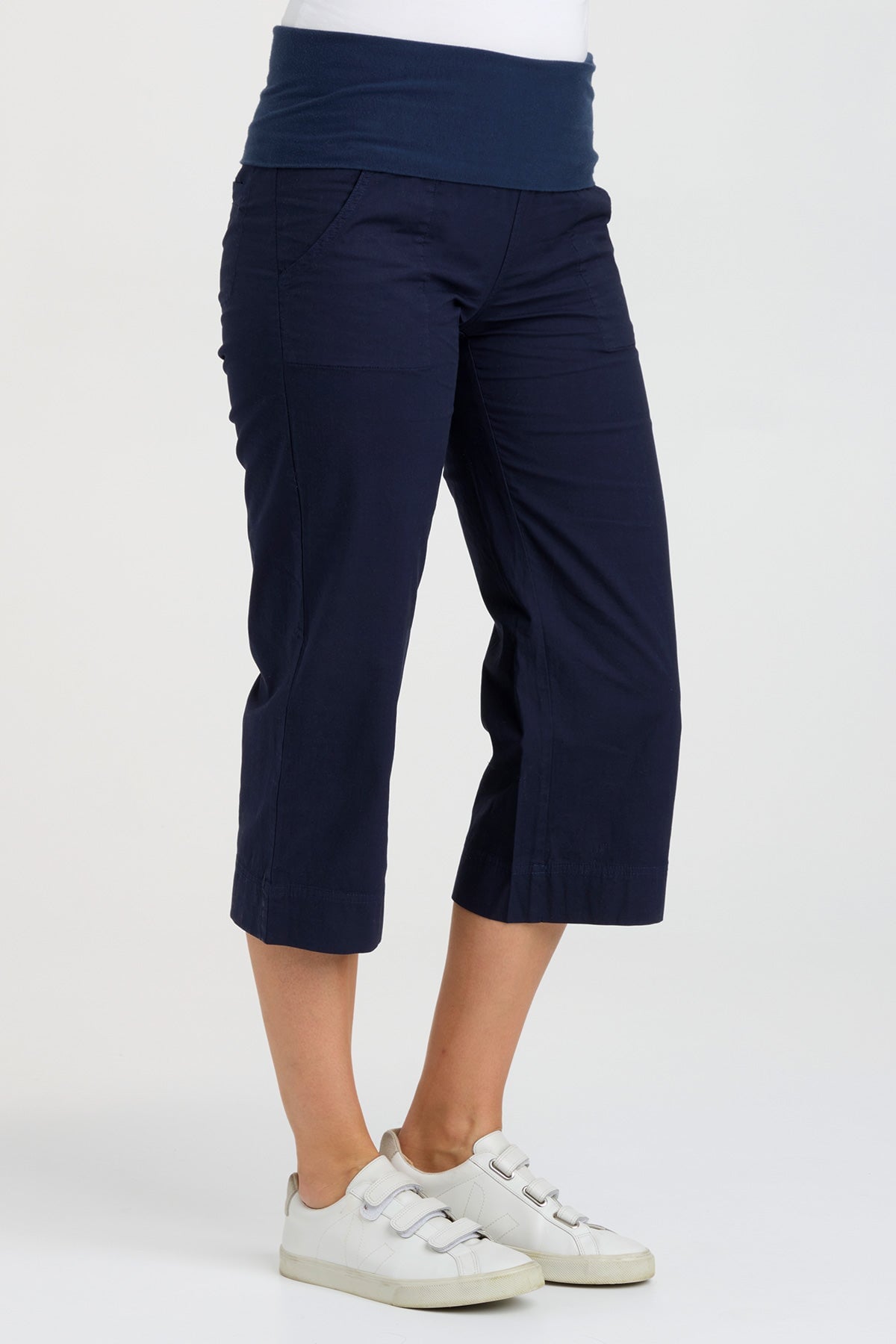 Wearables 4-Pocket Fold Over Crop 