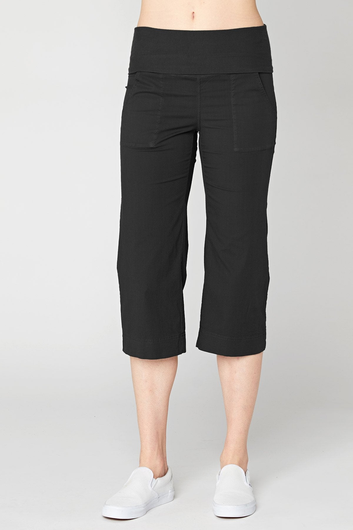 Wearables 4-Pocket Fold Over Crop 